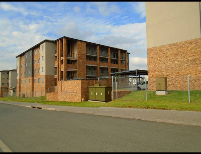 2 BEDROOM APARTMENT FOR SALE IN SOUTH HILLS